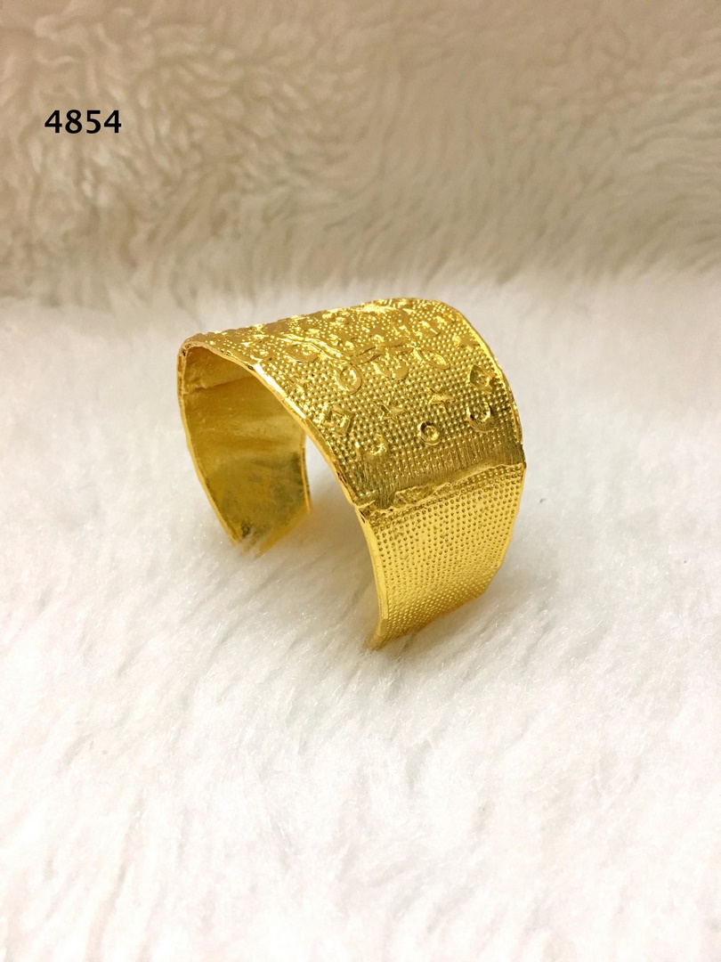 4854